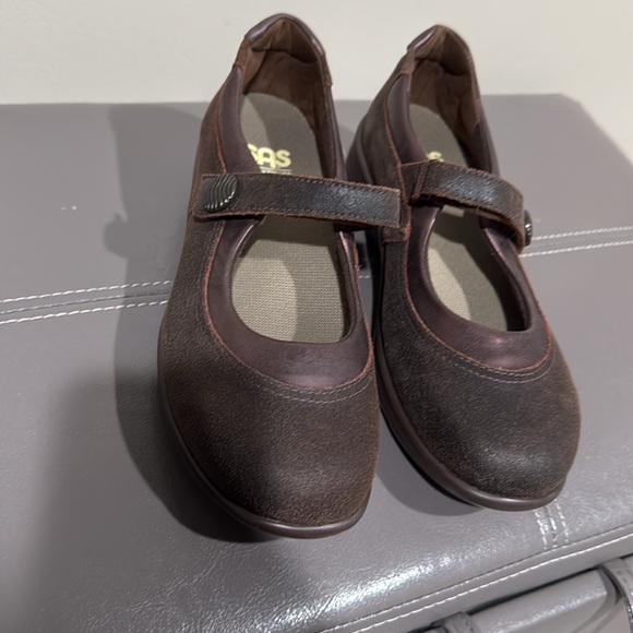 SAS Step Out - Mary Jane Walking Shoe Brown Size 8.5 N, NWOT - Picture 3 of 8